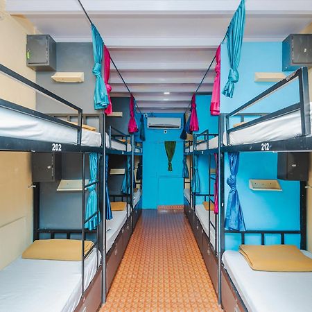 New Dormitory Afra 뭄바이 외부 사진