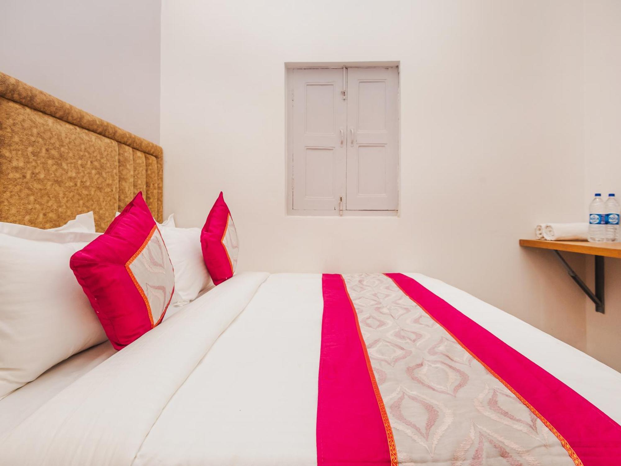 New Dormitory Afra 뭄바이 외부 사진