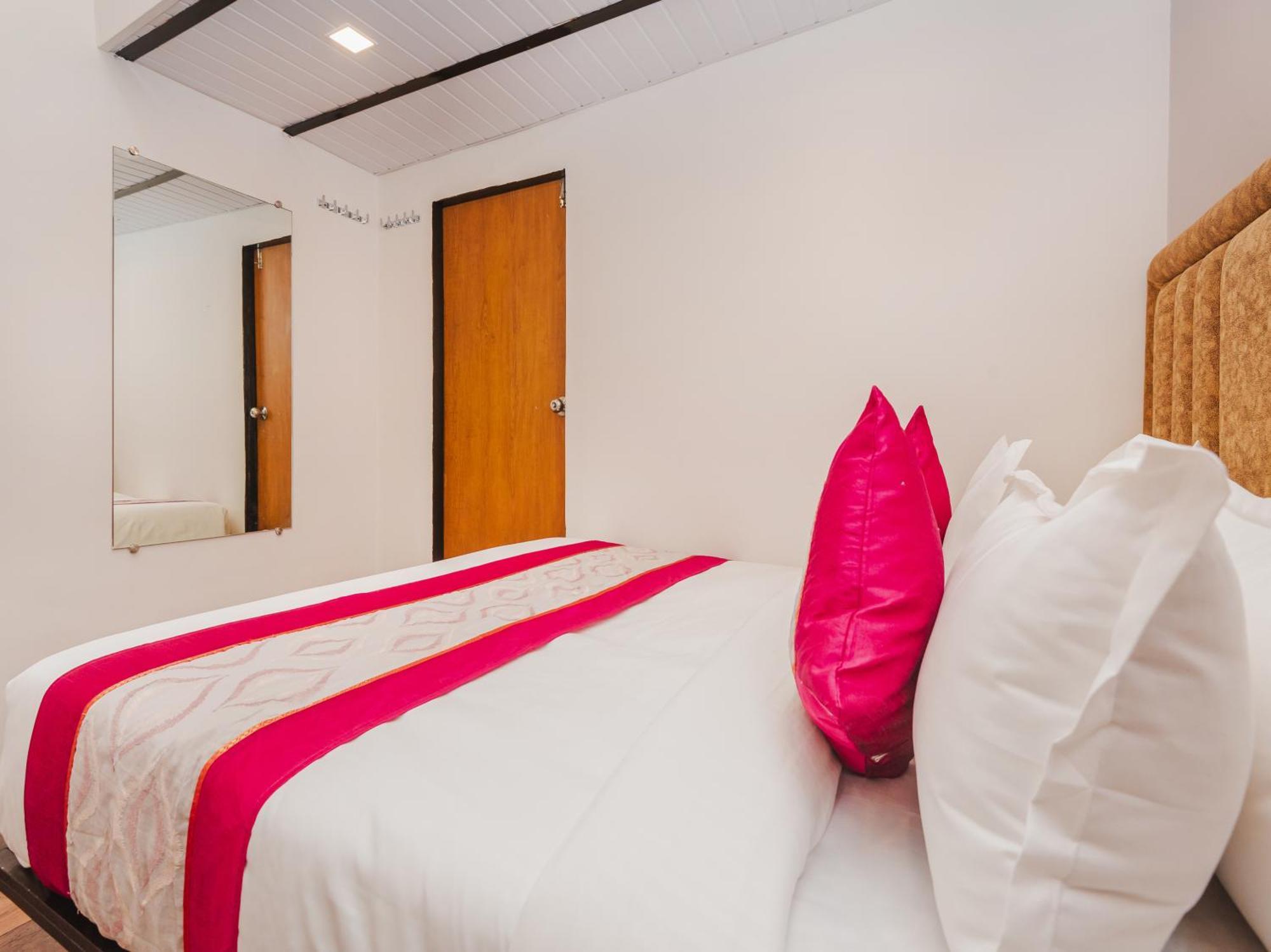 New Dormitory Afra 뭄바이 외부 사진