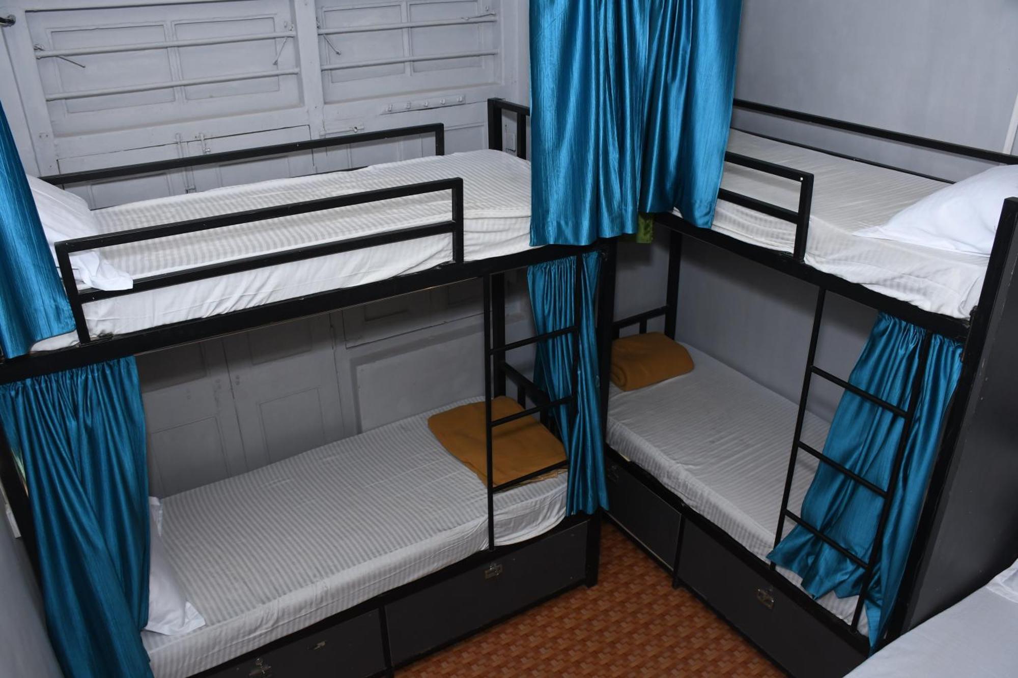 New Dormitory Afra 뭄바이 외부 사진