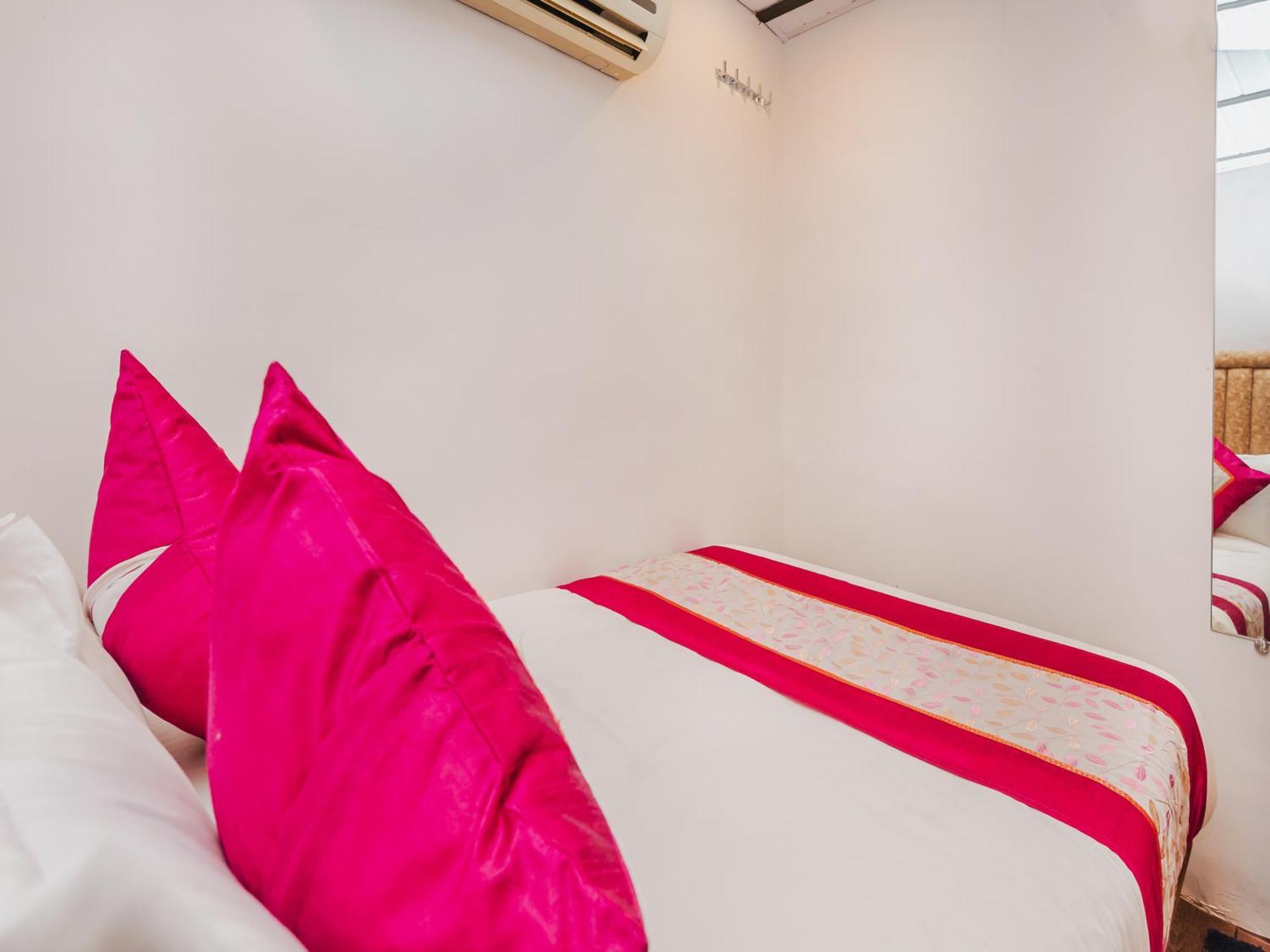 New Dormitory Afra 뭄바이 외부 사진