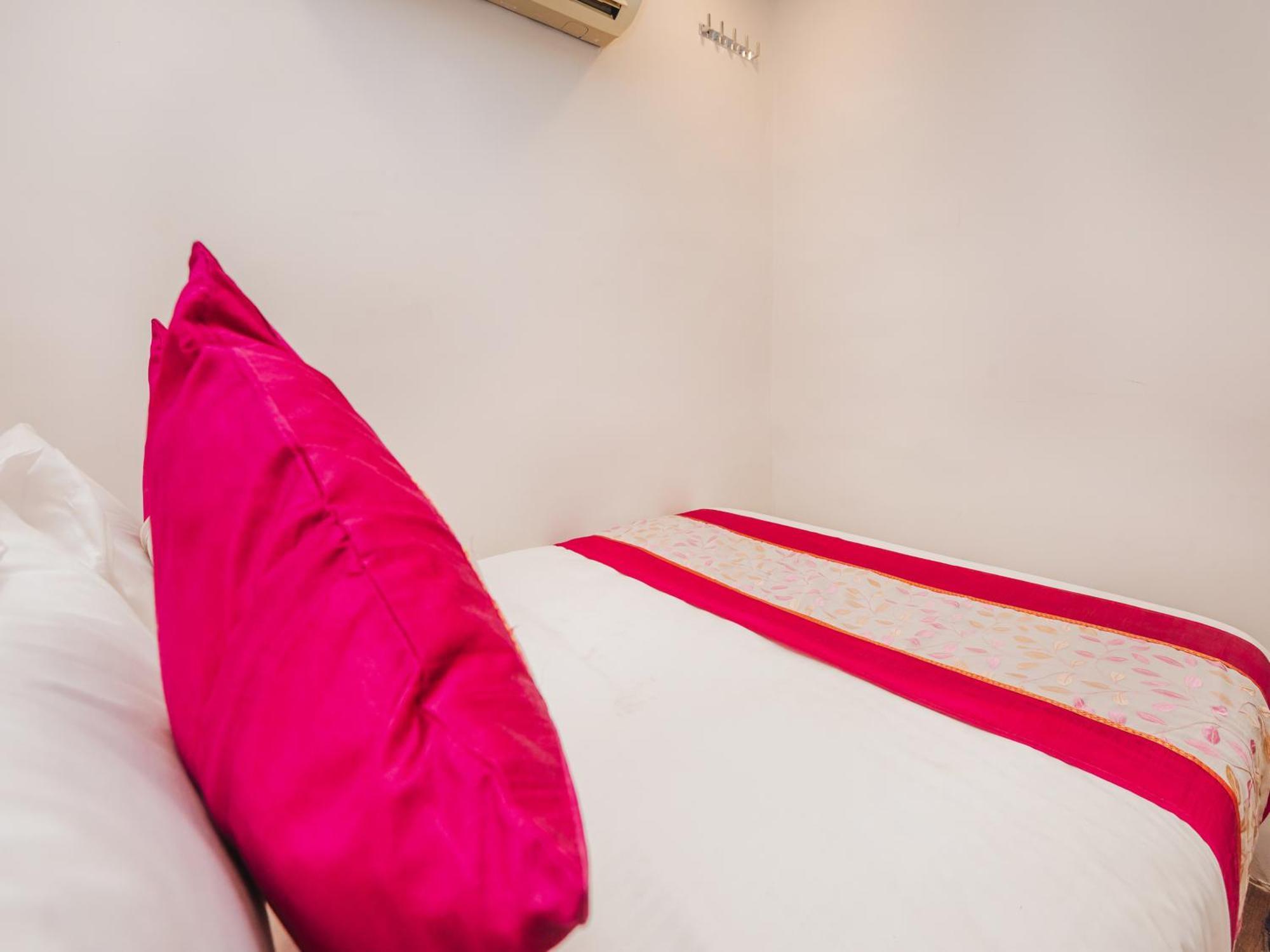 New Dormitory Afra 뭄바이 외부 사진