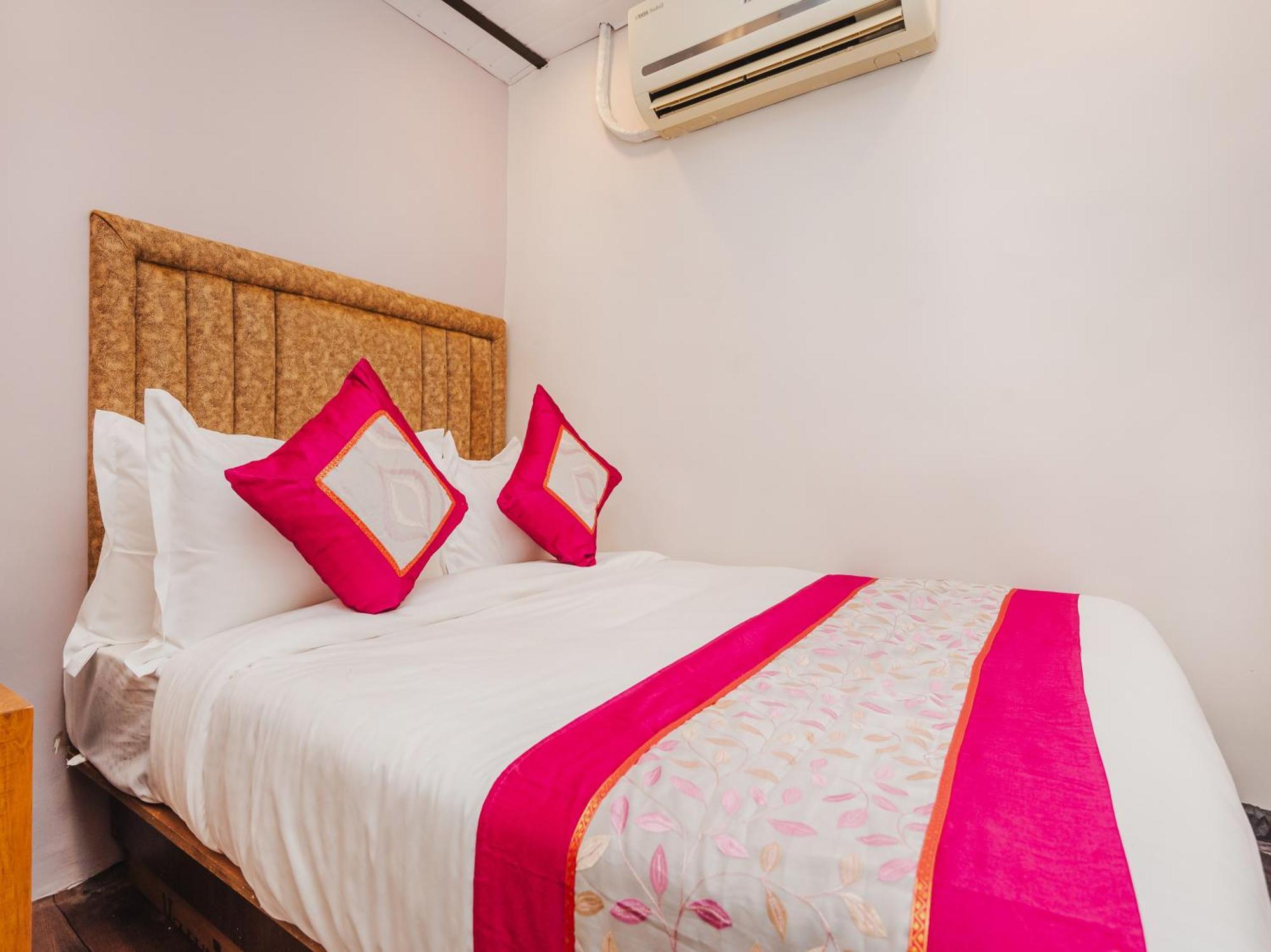 New Dormitory Afra 뭄바이 외부 사진