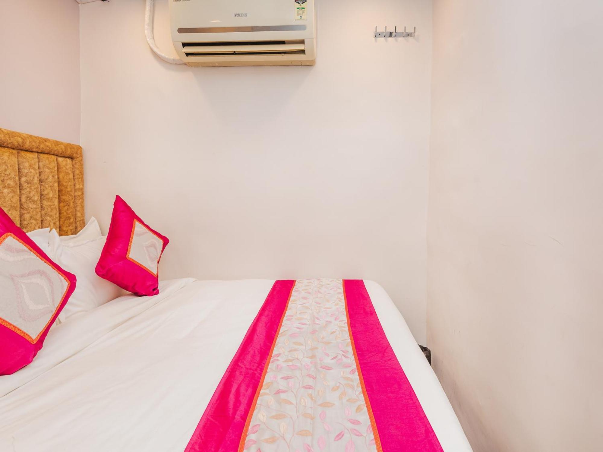 New Dormitory Afra 뭄바이 외부 사진